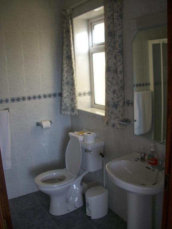 Seashore Lodge Guesthouse Голуэй Номер фото